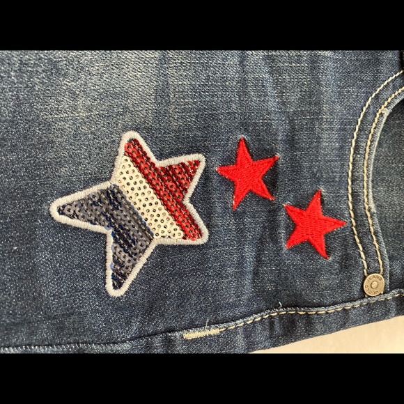 Shorts - Picture 3 of 6